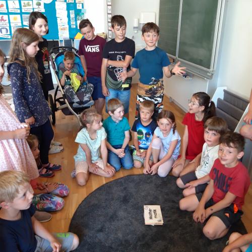 Neue Schulkinder und Buddies