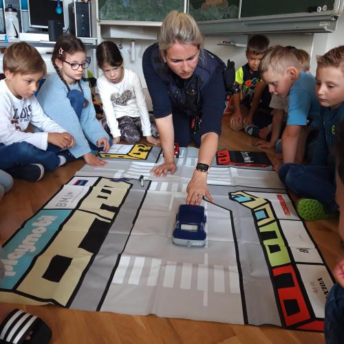 Verkehrserziehung mit der Polizei 2425