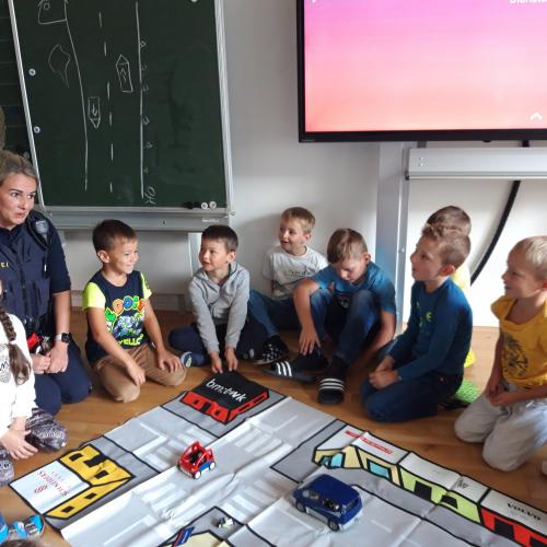 Verkehrserziehung mit der Polizei 2425