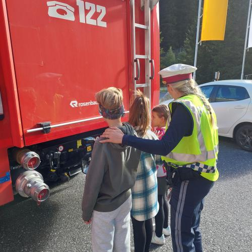 Verkehrserziehung mit der Polizei 2425