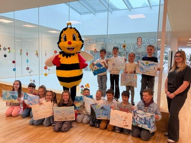 klasse_3_gruppenbild_st._leonhard_malwettbewerb.jpg