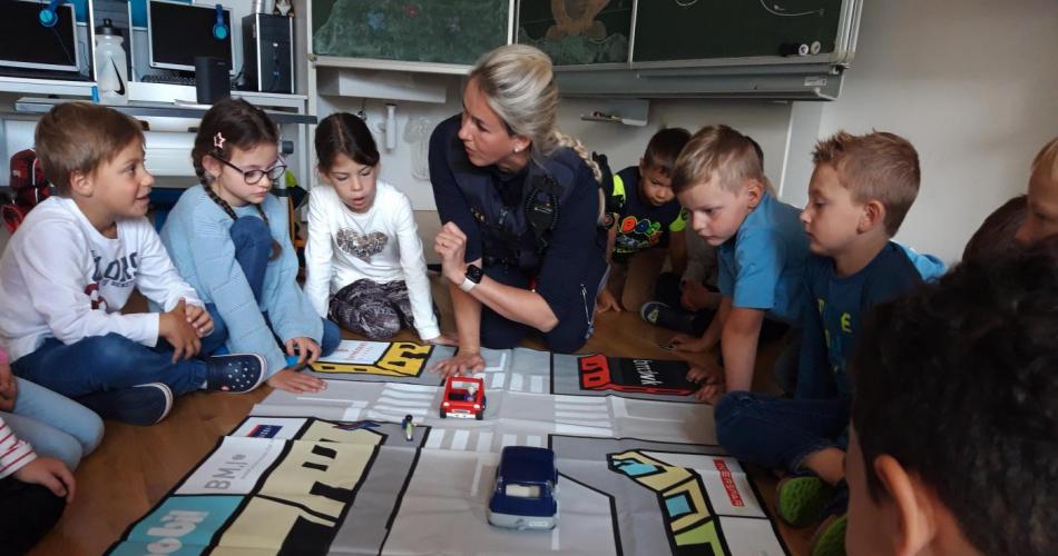 Verkehrserziehung Polizei 2425